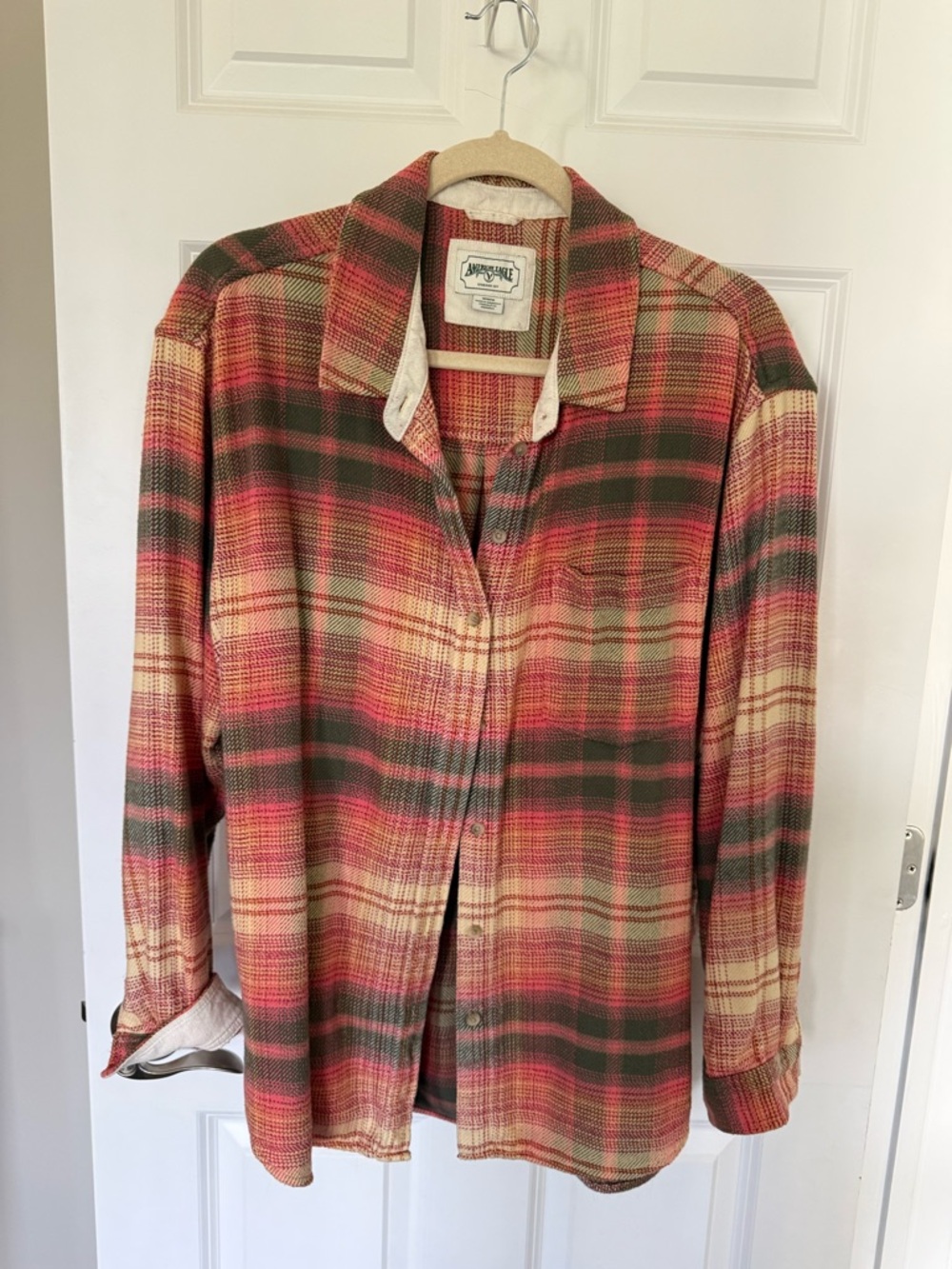 American Eagle Plaid Button-Up Shirt in Coral, Green & Cream